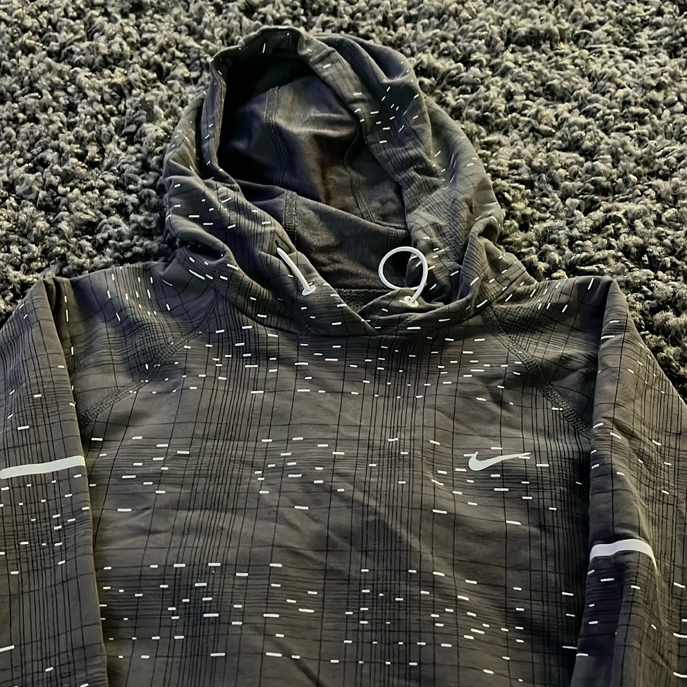 EUC Nike size small pull over hoodie